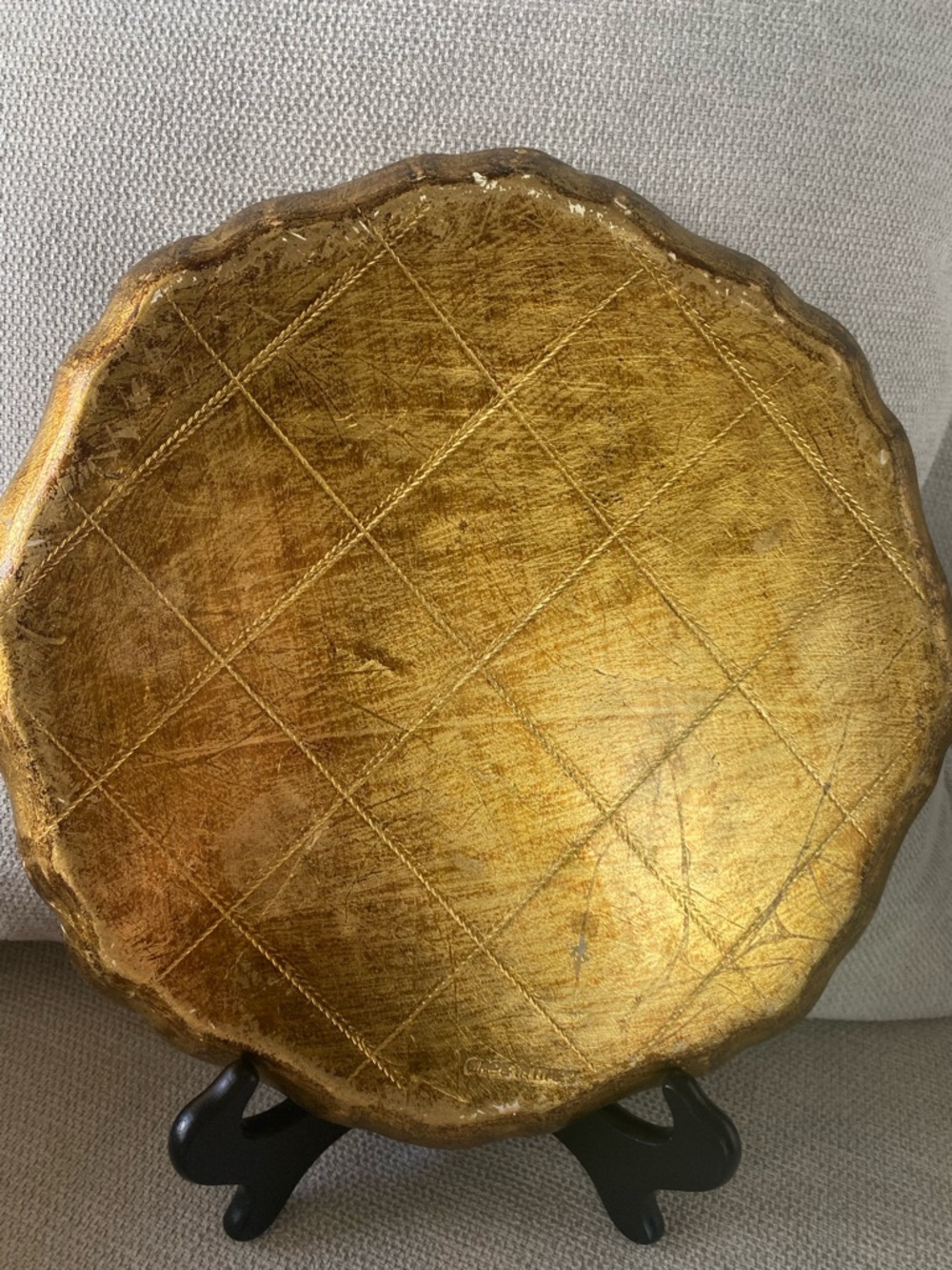 Vintage Florentine Plate. Made in Italy. Green and Gold. Approximately 12”. - Picture 8 of 9